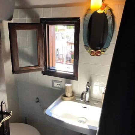 Charming Roman Holidays In Trastevere Róma